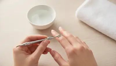 Sanfte Nagelhautentfernung für gepflegte Nägel